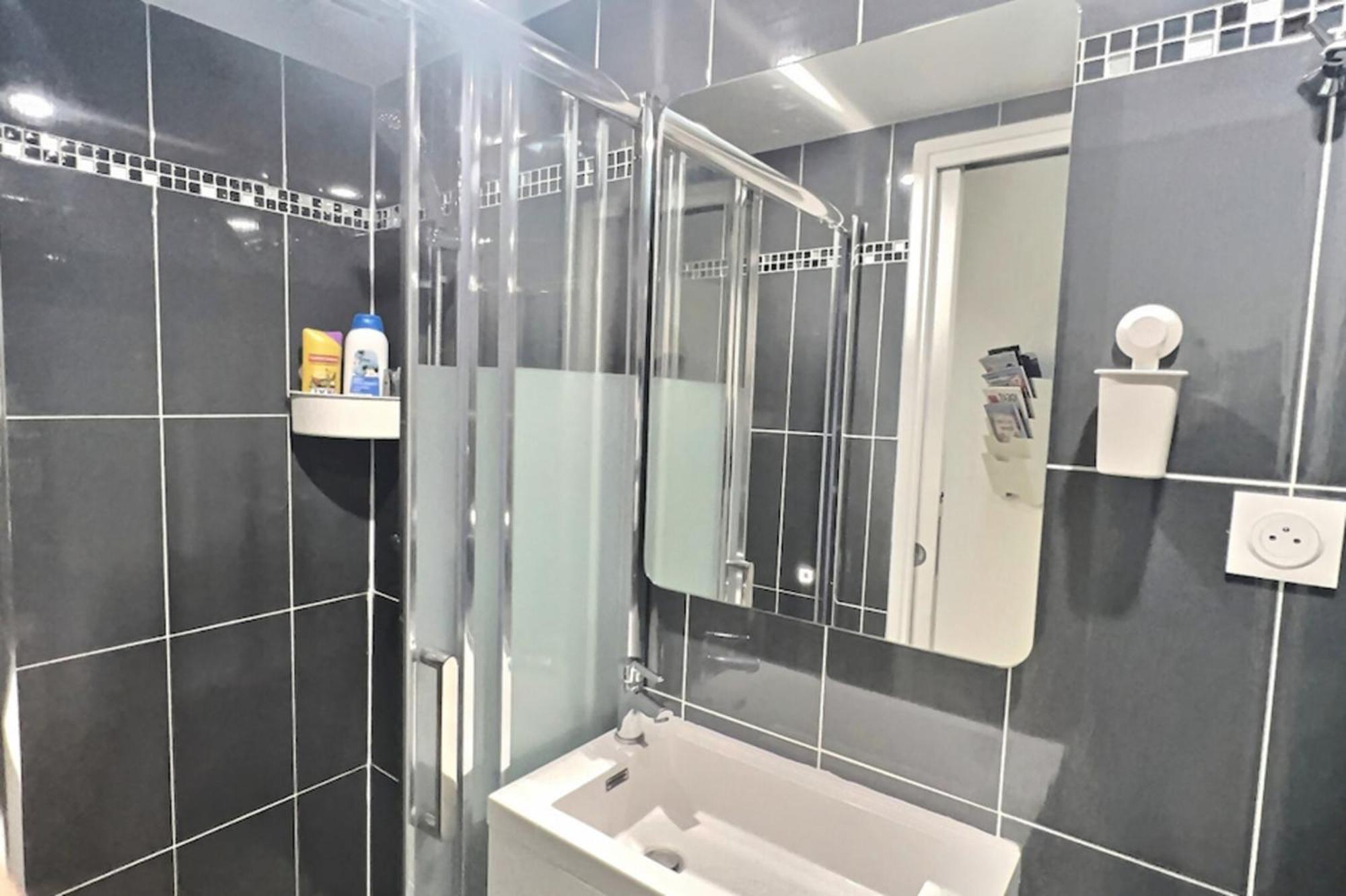 Ideally Located And Atypical Apartment In Párizs Kültér fotó